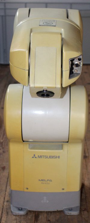 RV-E3J Roboterarm + CR-116 Controller with R8TB Teachingbox